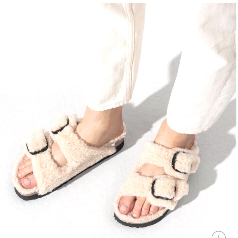 NWT Target Mod Love cream fuzzy sandals.  Size 8.